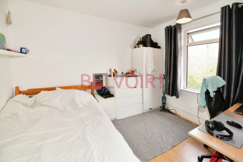 6 bedroom semi-detached house to rent, Wilton Avenue , Southampton SO15