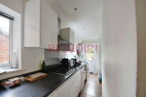 6 bedroom semi-detached house to rent, Wilton Avenue , Southampton SO15