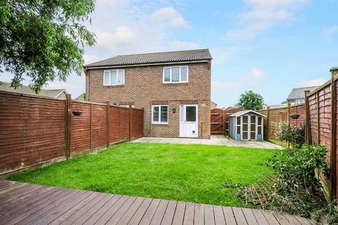 2 bedroom semi-detached house to rent, Manton Close, Bracklesham Bay