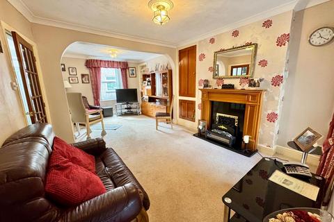 3 bedroom house for sale, George Street, Llanrwst