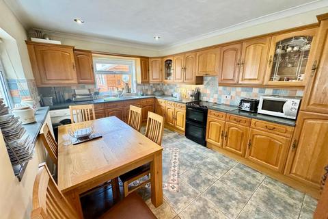3 bedroom house for sale, George Street, Llanrwst