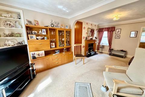 3 bedroom house for sale, George Street, Llanrwst