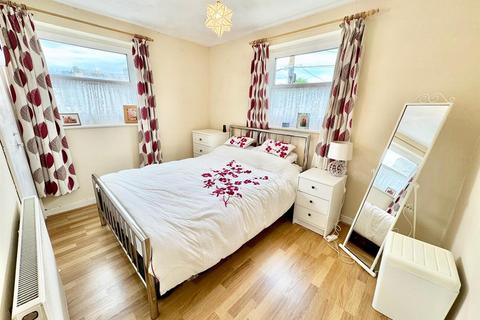 3 bedroom house for sale, George Street, Llanrwst