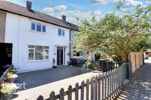 152 Chippenham Road, Romford, RM3 8HT