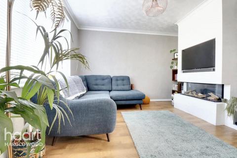 152 Chippenham Road, Romford, RM3 8HT