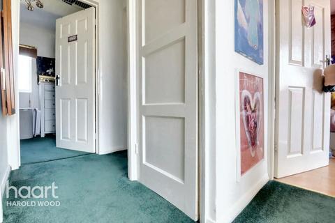 152 Chippenham Road, Romford, RM3 8HT