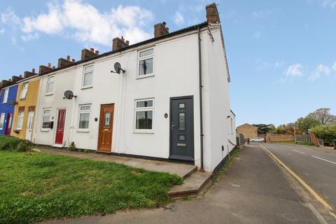 2 bedroom end of terrace house to rent, Station Road, Sandy, SG19