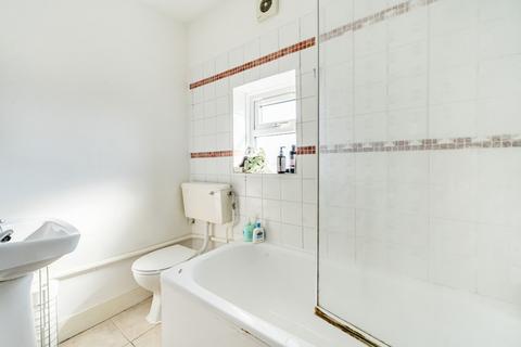 Flat 4, 27 Prince Road, London, SE25 6NN