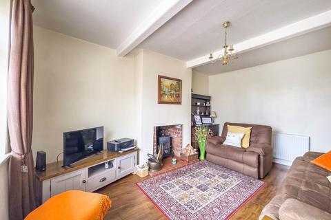 2 bedroom terraced house for sale, Quarry Lane, Batley