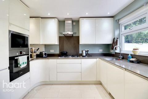 48 Aberdour Road, Ilford, IG3 9SB