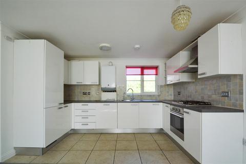 2 bedroom apartment for sale, Green Road, Haverhill CB9