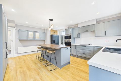 4 bedroom detached house for sale, North Road, Holsworthy, Devon