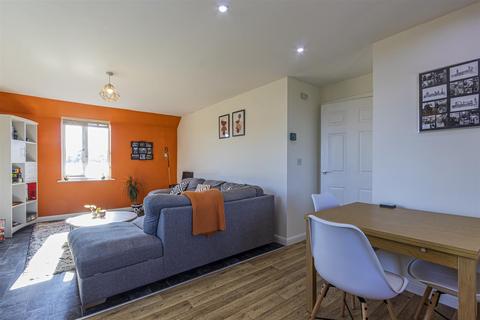 2 bedroom apartment for sale, Ffordd James Mcghan, Cardiff CF11