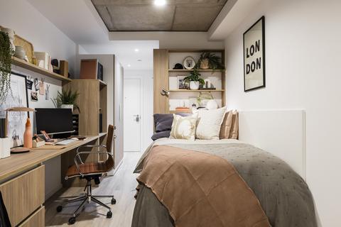 Studio to rent, Rutherford Way