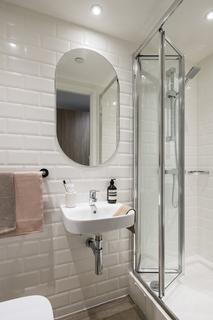 Studio to rent, Rutherford Way