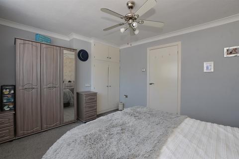 80 Cedar Avenue, Wickford, SS12 9DX