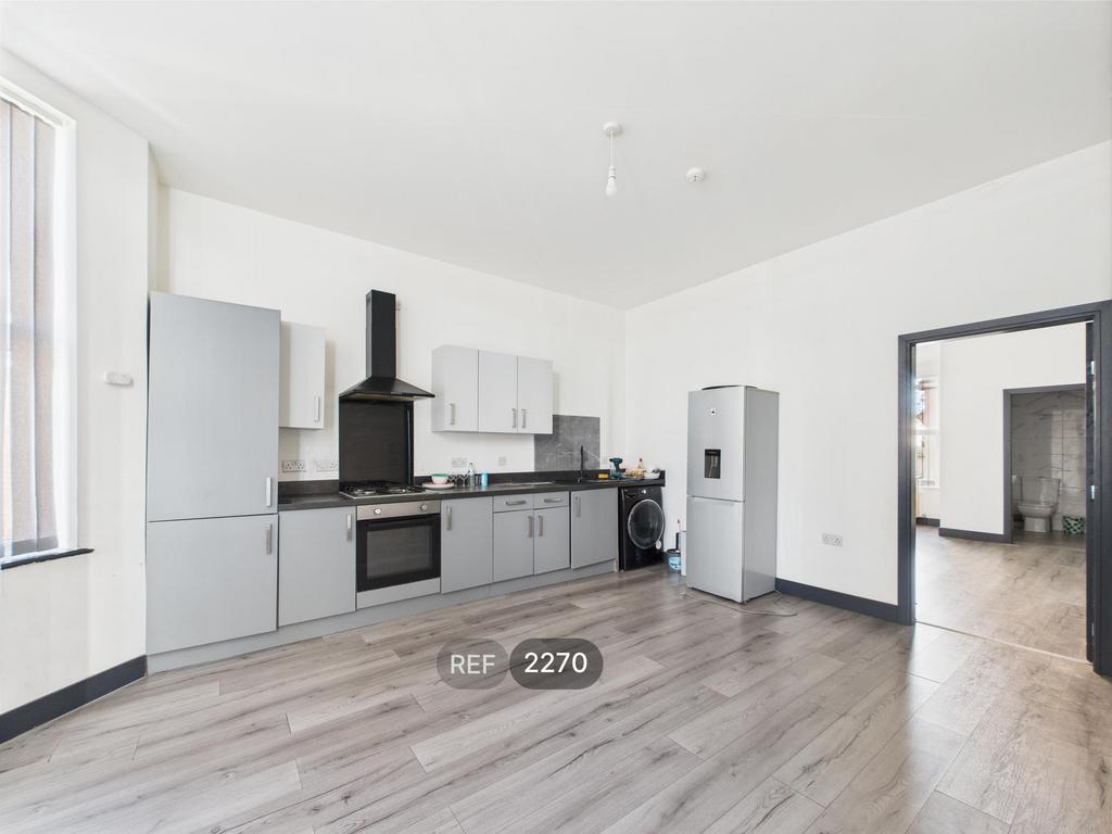 Kitchen &amp; Living area