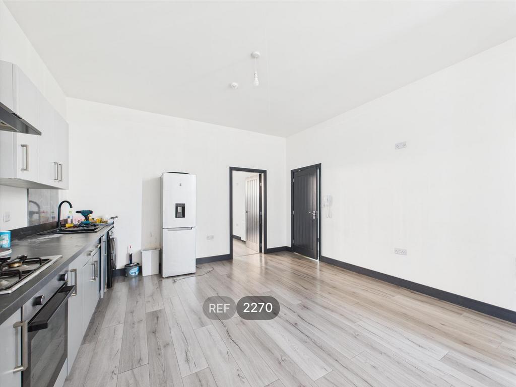 Kitchen &amp; Living area