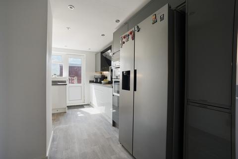 3 bedroom semi-detached house for sale, Slant Lane, Mansfield, Shirebrook, NG20