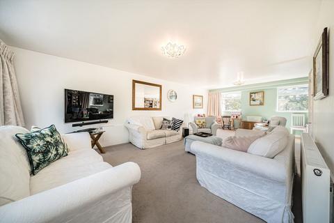 75 Bedster Gardens, West Molesey, KT8 1TB