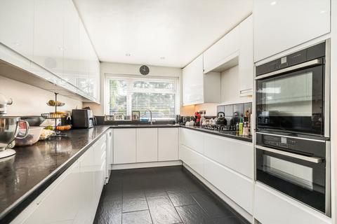 75 Bedster Gardens, West Molesey, KT8 1TB
