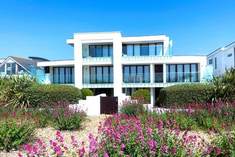3 bedroom flat for sale, Eirene Road, Goring-by-Sea, Worthing, West Sussex, BN12