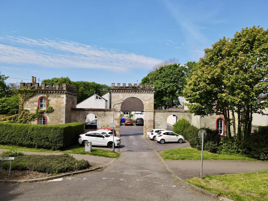 Gatehouse arch