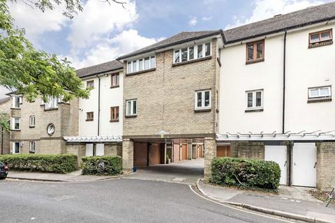 11 Manor House Way, Isleworth, TW7 6BJ