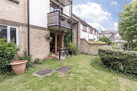 11 Manor House Way, Isleworth, TW7 6BJ