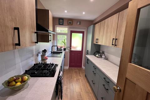 3 bedroom apartment for sale, Grenham Avenue, Hulme, Manchester