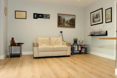 undefined, Queens Road, Weybridge, Surrey, KT13