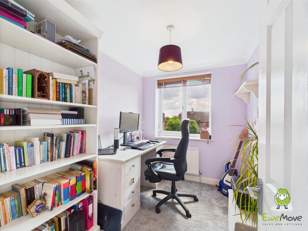 Ewe Move Estate Agents Basingstoke - Chaldon Green
