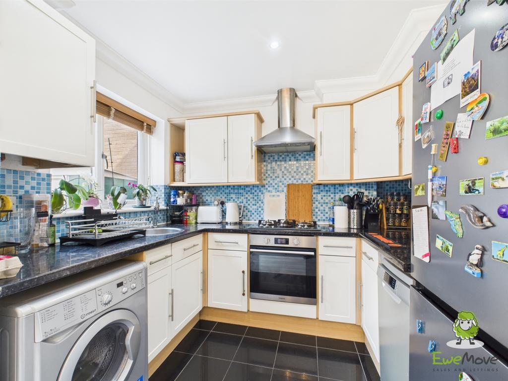 Ewe Move Estate Agents Basingstoke - Chaldon Green