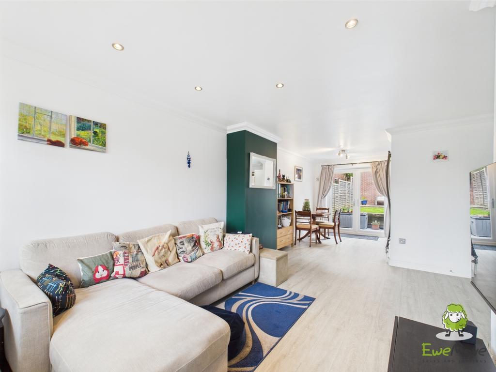 Ewe Move Estate Agents Basingstoke - Chaldon Green