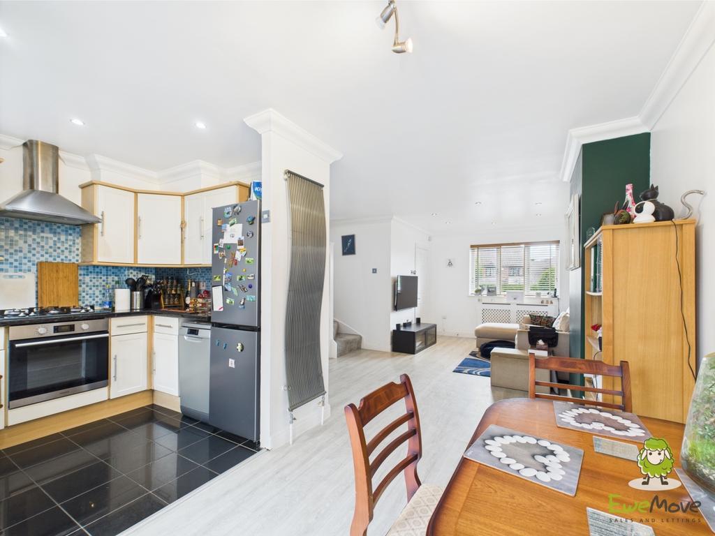 Ewe Move Estate Agents Basingstoke - Chaldon Green