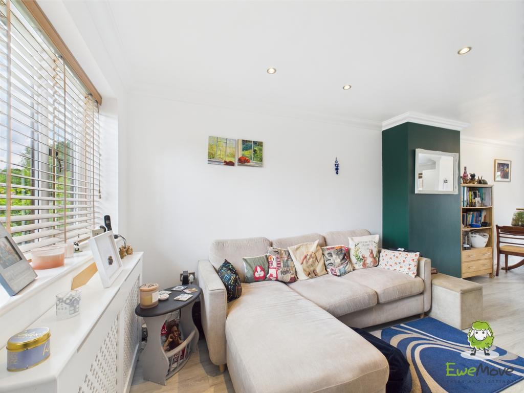 Ewe Move Estate Agents Basingstoke - Chaldon Green