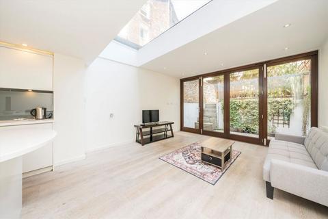 4 bedroom house to rent, Mornington Crescent, London NW1