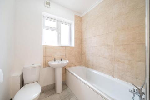 2 bedroom maisonette for sale, Berkeley Close, Ruislip HA4