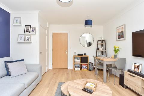 17 Horace Road, Strood, Rochester, ME2 2GB