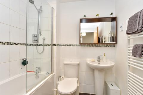 17 Horace Road, Strood, Rochester, ME2 2GB