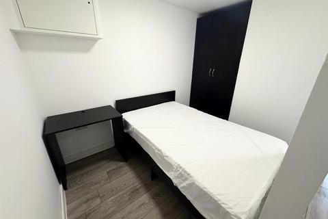 Studio to rent, Standard Studio, Norfolk House, L1