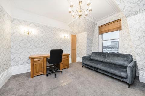 2 bedroom flat for sale, Gray's Inn Road, London WC1X