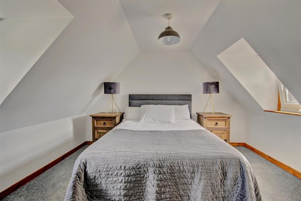 Flat bedroom