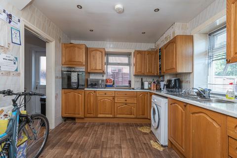 3 bedroom semi-detached house for sale, Whincover Gardens, Leeds LS12