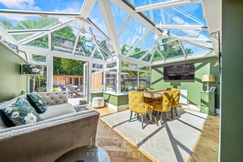 28 Elmhurst Drive, Ipswich, IP3 0PB