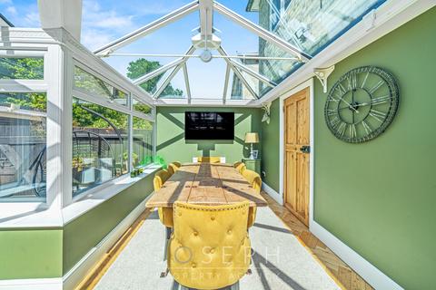 28 Elmhurst Drive, Ipswich, IP3 0PB