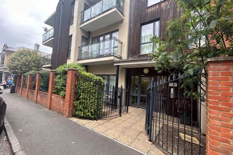 2 bedroom apartment to rent, Westnye House, Guildford GU1