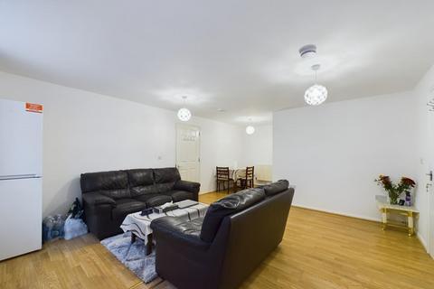 16 Willenhall Drive, Hayes, UB3 2UT