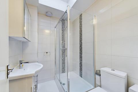 16 Willenhall Drive, Hayes, UB3 2UT