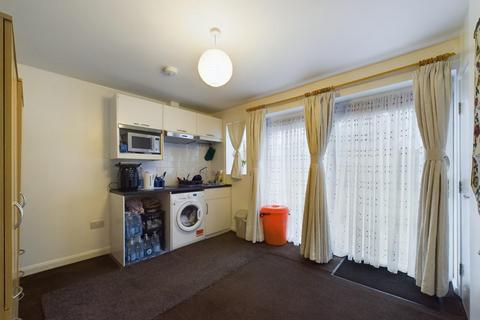 16 Willenhall Drive, Hayes, UB3 2UT